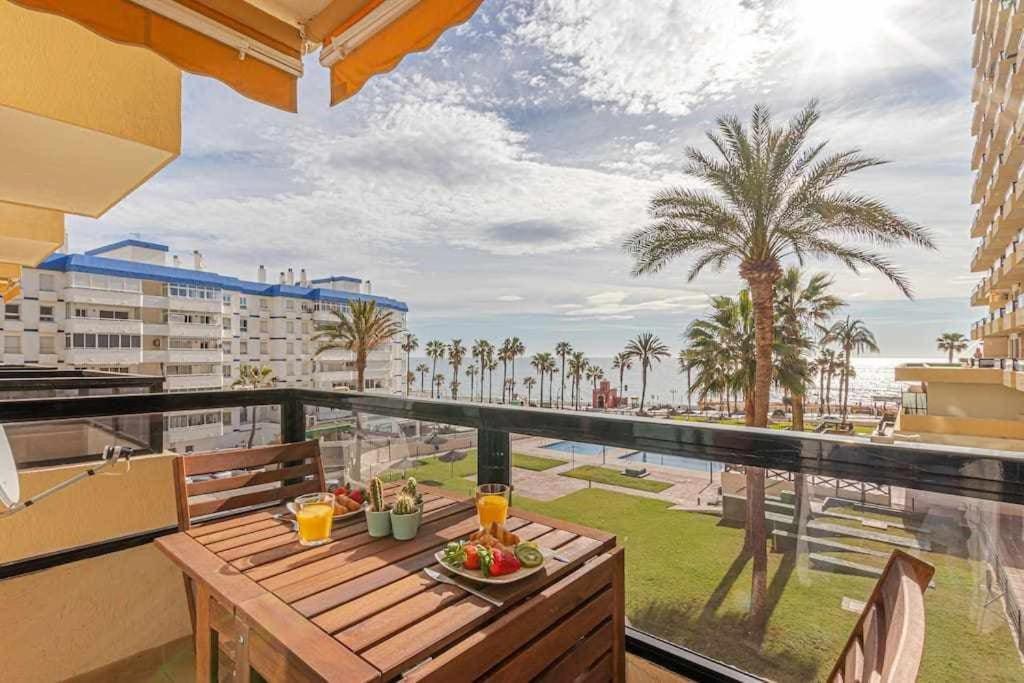 797 Holiday Rentals- Apartamento En Aloha Playa Frente Al Mar Benalmádena Buitenkant foto